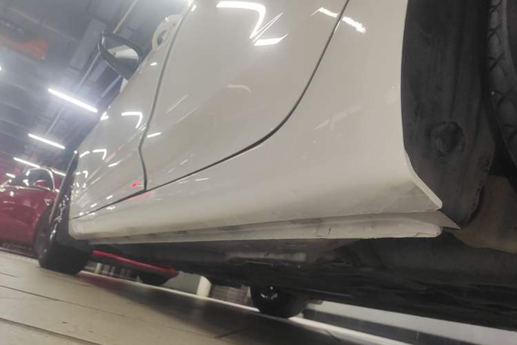 Used Roewe i5 2021 1.5L CVT Starry Edition Left Side Sill