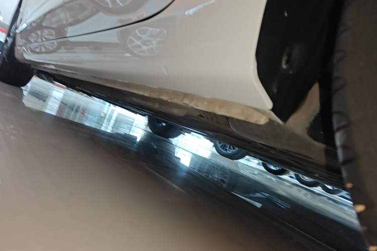 Used Roewe i5 2021 1.5L CVT Platinum Edition Left Side Sill
