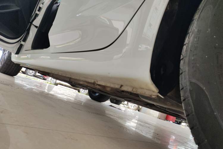 Used Roewe i5 2021 1.5L CVT Platinum Edition Left Side Sill