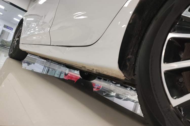 Used Roewe i5 2021 Revised Version 1.5L CVT Diamond Edition Left Side Sill