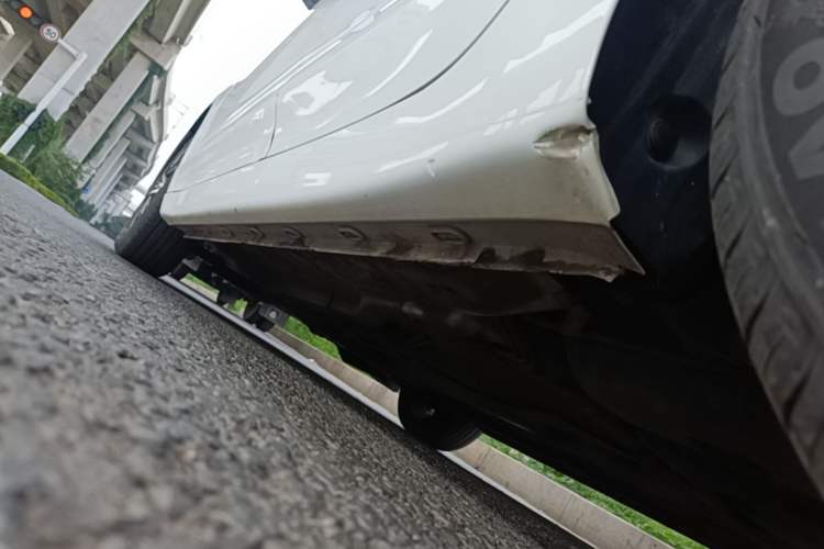 Used Roewe i5 2021 1.5L Manual Platinum Edition Left Side Sill