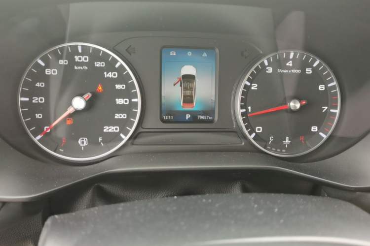 Used Roewe i5 2021 1.5L CVT Platinum Edition Odometer Close Up