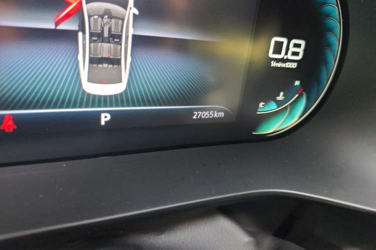 Used Roewe i5 2021 1.5L CVT Platinum Edition Odometer Close Up