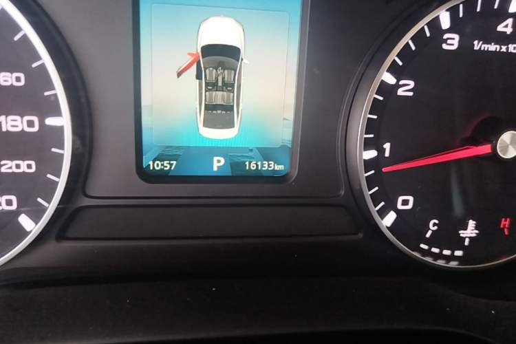 Used Roewe i5 2021 1.5L CVT Platinum Edition Odometer Close Up