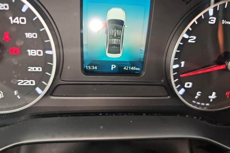 Used Roewe i5 2021 1.5L CVT Platinum Edition Odometer Close Up