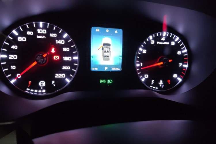 Used Roewe i5 2021 1.5L CVT Platinum Edition Odometer Close Up