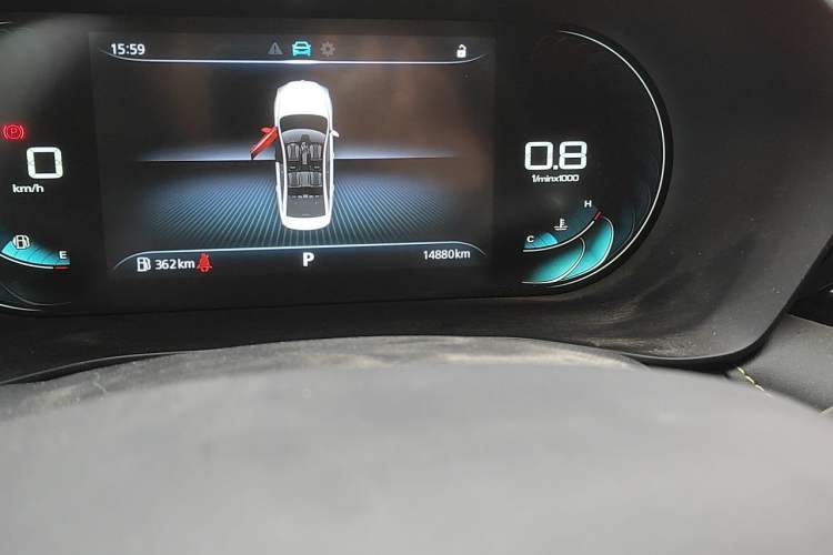 Used Roewe i5 2021 1.5L CVT Diamond Edition Odometer Close Up