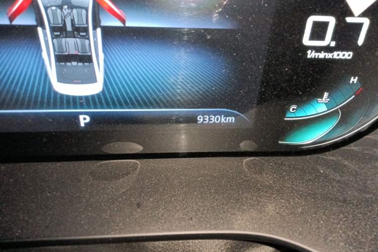 Used Roewe i5 2021 1.5L CVT Diamond Edition Odometer Close Up