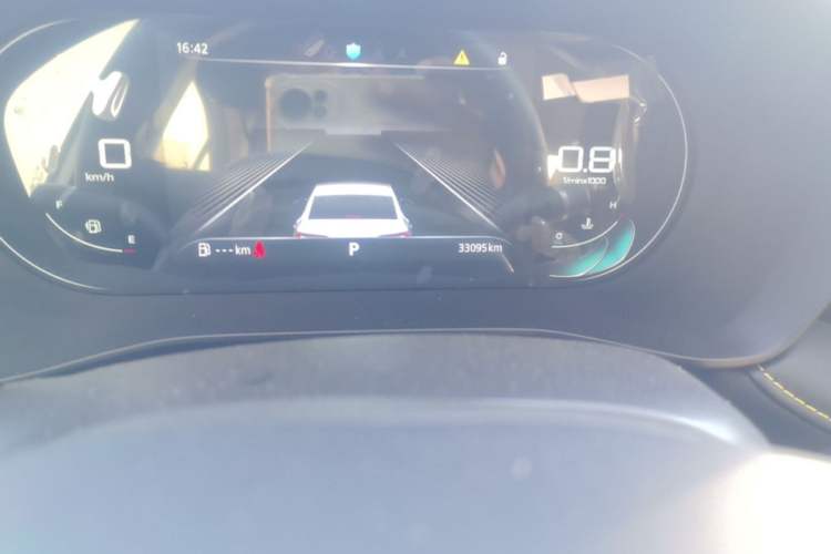 Used Roewe i5 2021 1.5L CVT Starry Edition Odometer Close Up