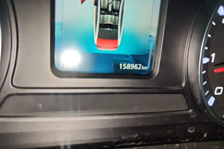 Used Roewe i5 2021 1.5L Manual Platinum Edition Odometer Close Up