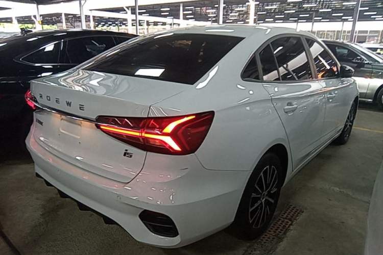 Used Roewe i5 2021 1.5L CVT Platinum Edition Rear Right 45 Deg
