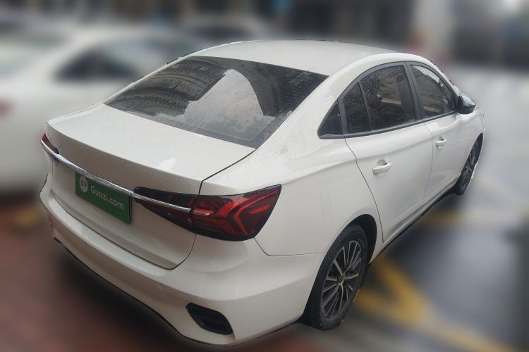Used Roewe i5 2021 1.5L Manual Platinum Edition Rear Right 45 Deg