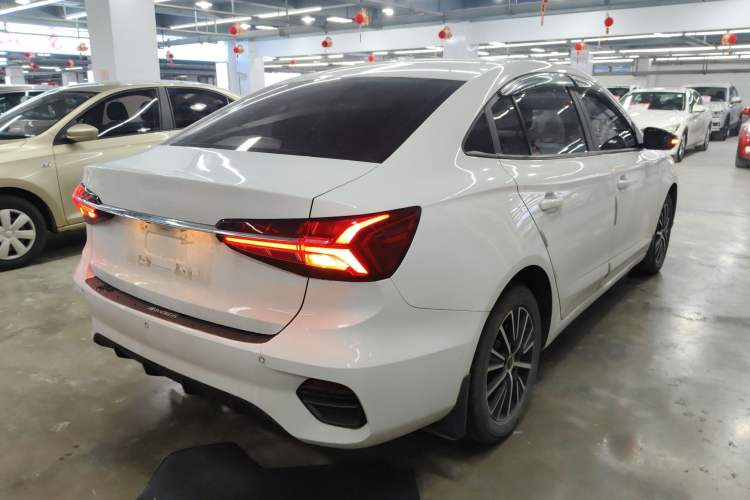 Used Roewe i5 2021 1.5L Manual Platinum Edition Rear Right 45 Deg