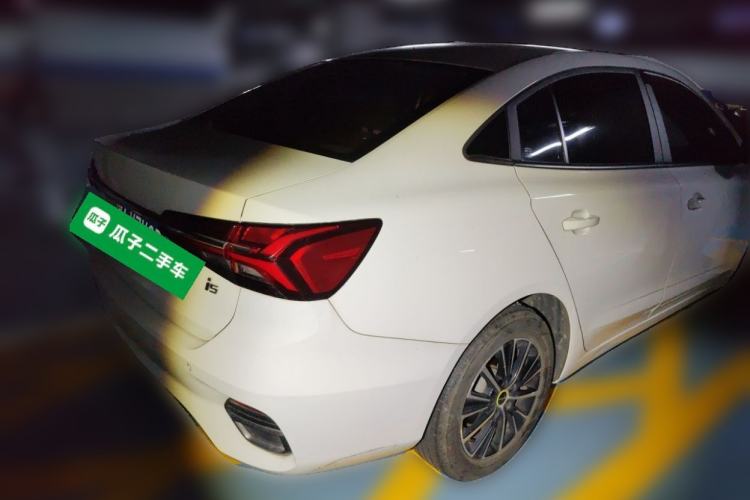 Used Roewe i5 2021 1.5L CVT Platinum Edition Rear Right 45 Deg