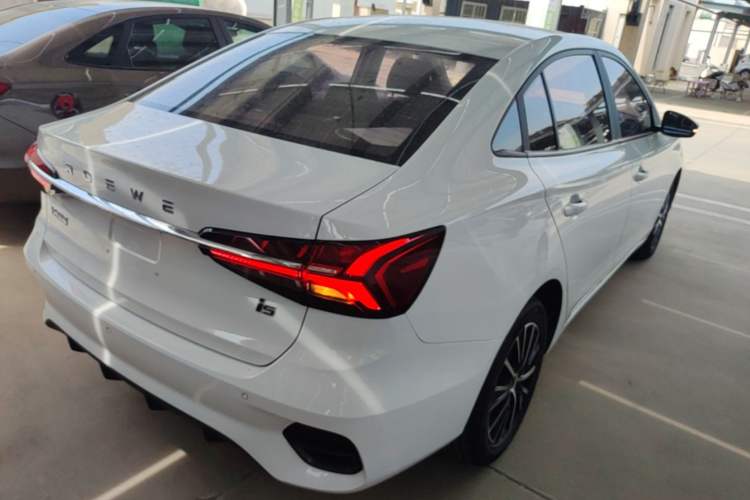 Used Roewe i5 2021 1.5L Manual Platinum Edition Rear Right 45 Deg