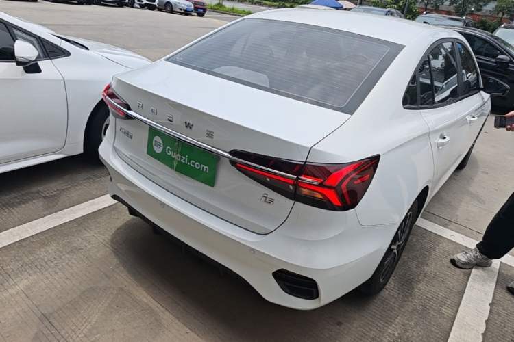 Used Roewe i5 2021 1.5L CVT Platinum Edition Rear Right 45 Deg