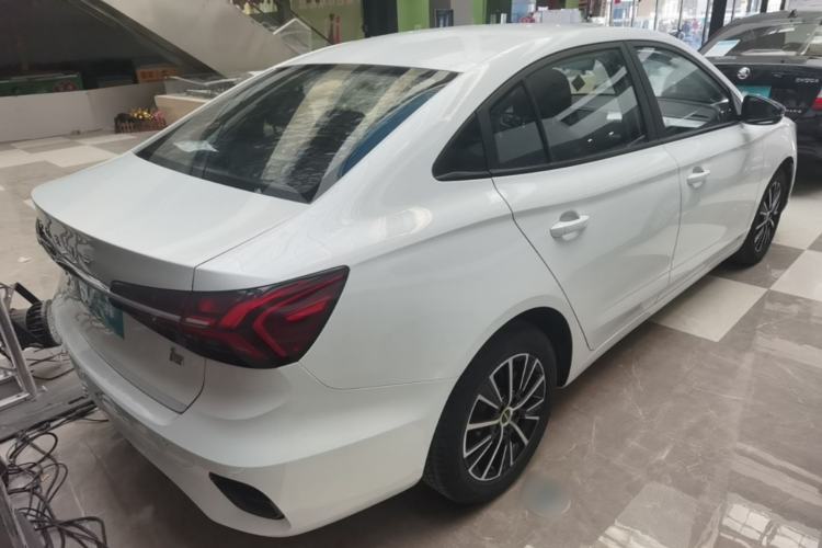 Used Roewe i5 2021 1.5L Manual Platinum Edition Rear Right 45 Deg