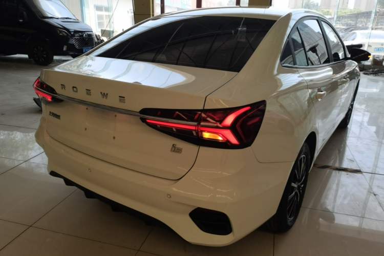 Used Roewe i5 2021 1.5L CVT Platinum Edition Rear Right 45 Deg