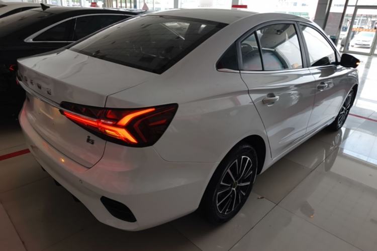 Used Roewe i5 2021 Revised Version 1.5L CVT Diamond Edition Rear Right 45 Deg