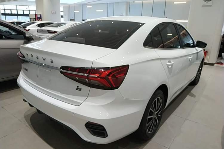 Used Roewe i5 2021 1.5L CVT Diamond Edition Rear Right 45 Deg