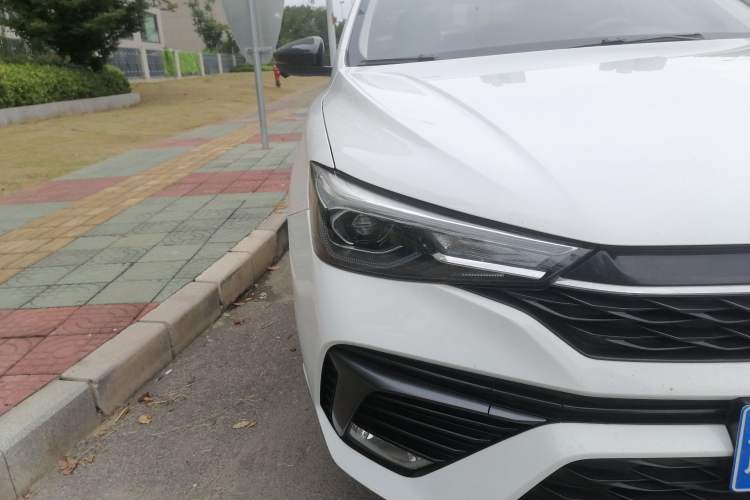 Used Roewe i5 2021 1.5L CVT Diamond Edition Right Front Headlight