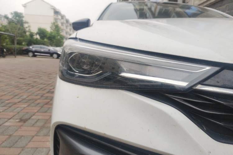 Used Roewe i5 2021 1.5L Manual Diamond Edition Right Front Headlight