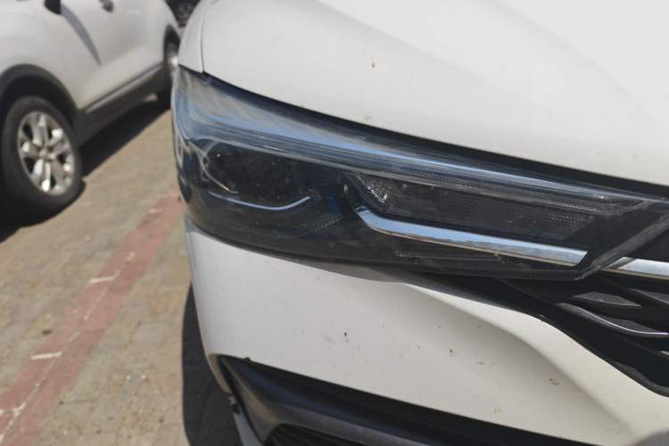 Used Roewe i5 2021 Revised Version 1.5L CVT Diamond Edition Right Front Headlight
