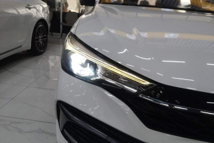 Used Roewe i5 2021 1.5L CVT Diamond Edition Right Front Headlight