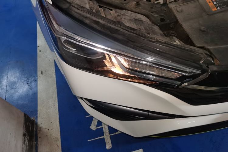Used Roewe i5 2021 1.5L CVT Black Gold Edition Right Front Headlight