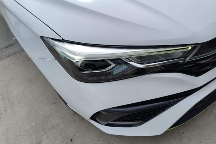 Used Roewe i5 2021 1.5L CVT Diamond Edition Right Front Headlight