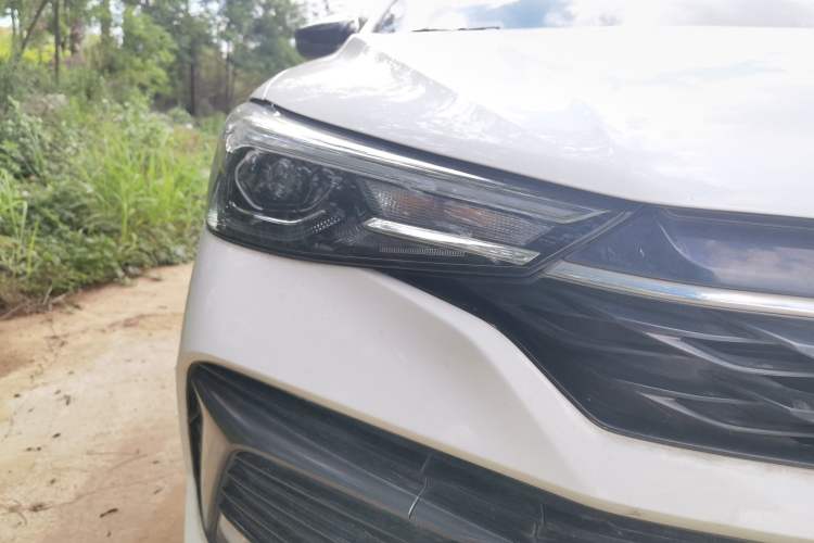Used Roewe i5 2021 1.5L Manual Platinum Edition Right Front Headlight