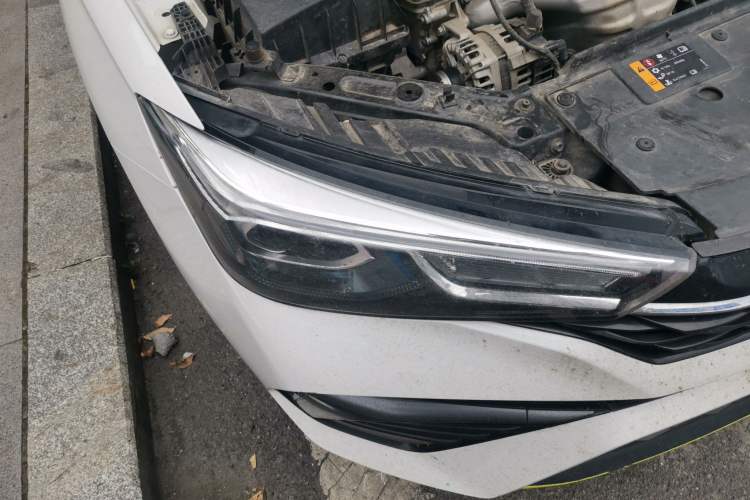 Used Roewe i5 2021 1.5L CVT Diamond Edition Right Front Headlight