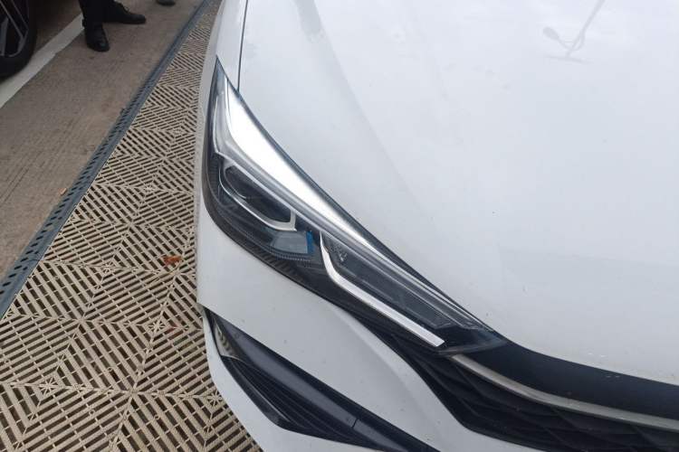 Used Roewe i5 2021 1.5L CVT Diamond Edition Right Front Headlight
