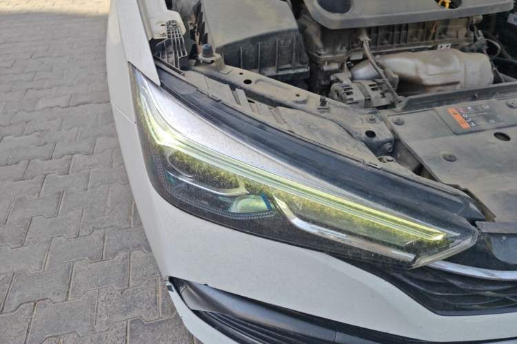 Used Roewe i5 2021 Revised Version 1.5L CVT Diamond Edition Right Front Headlight