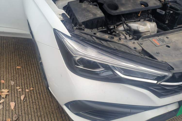 Used Roewe i5 2021 1.5L CVT Diamond Edition Right Front Headlight