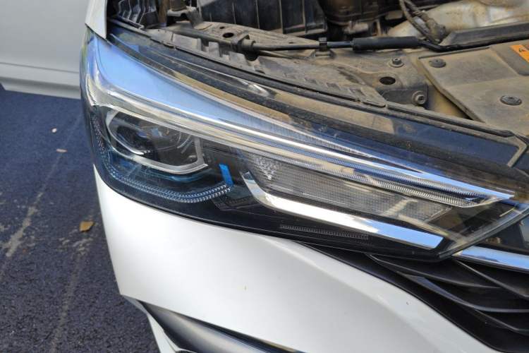 Used Roewe i5 2021 Revised 1.5L CVT Starry Edition Right Front Headlight
