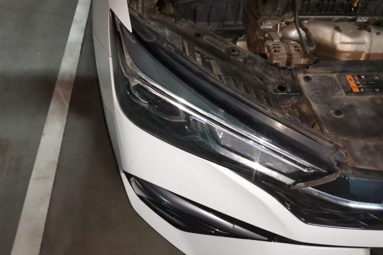 Used Roewe i5 2021 1.5L CVT Diamond Edition Right Front Headlight