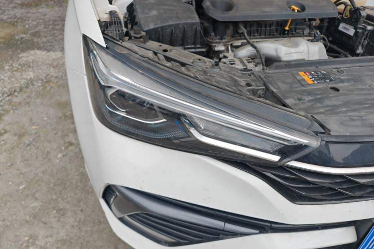 Used Roewe i5 2021 1.5L CVT Diamond Edition Right Front Headlight