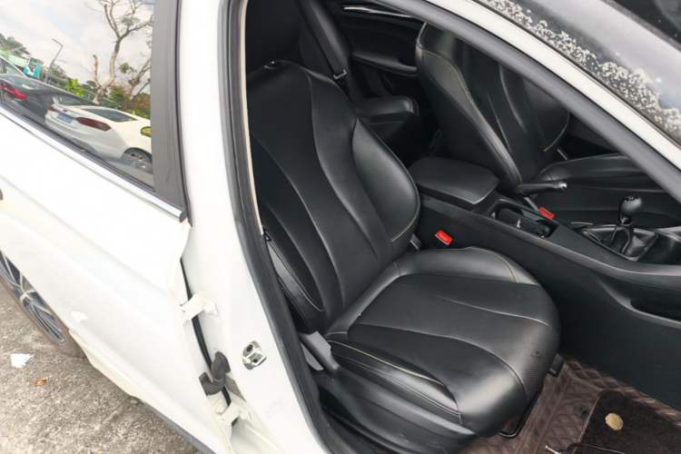 Used Roewe i5 2021 1.5L Manual Diamond Edition Right Front Seat