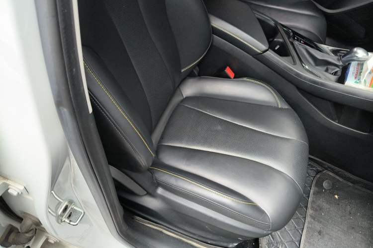 Used Roewe i5 2021 Revised Version 1.5L CVT Diamond Edition Right Front Seat