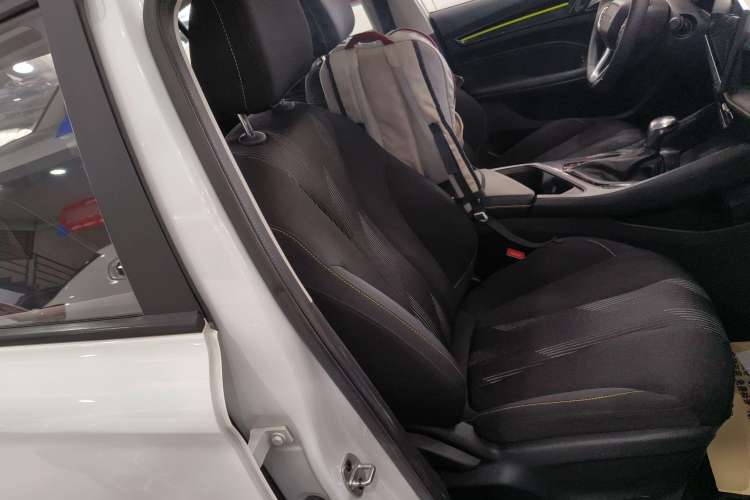 Used Roewe i5 2021 1.5L CVT Platinum Edition Right Front Seat