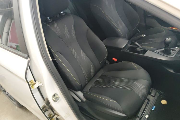 Used Roewe i5 2021 1.5L Manual Platinum Edition Right Front Seat