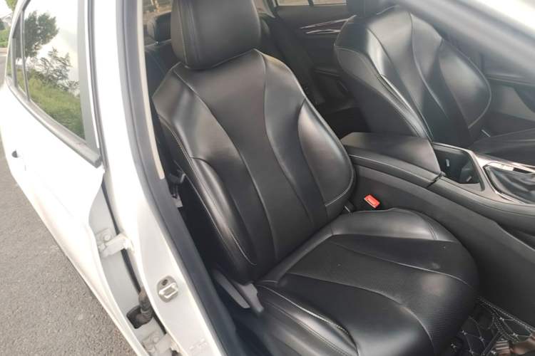 Used Roewe i5 2021 1.5L CVT Black Gold Edition Right Front Seat