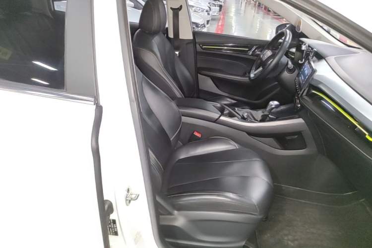 Used Roewe i5 2021 Revised Version 1.5L CVT Diamond Edition Right Front Seat