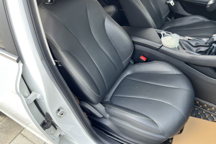 Used Roewe i5 2021 Revised Version 1.5L CVT Diamond Edition Right Front Seat