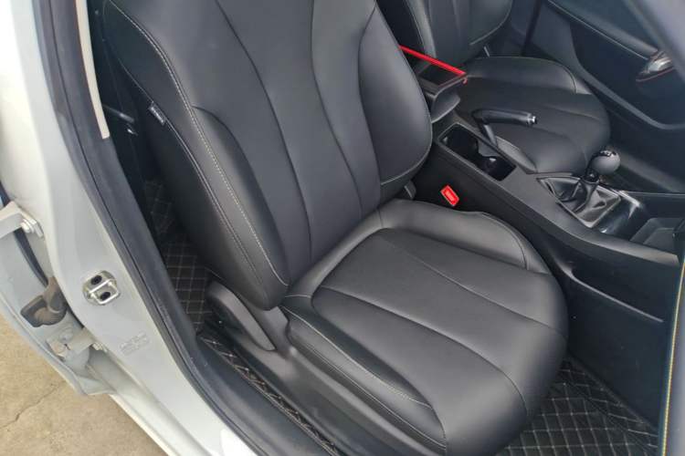 Used Roewe i5 2021 1.5L Manual Diamond Edition Right Front Seat