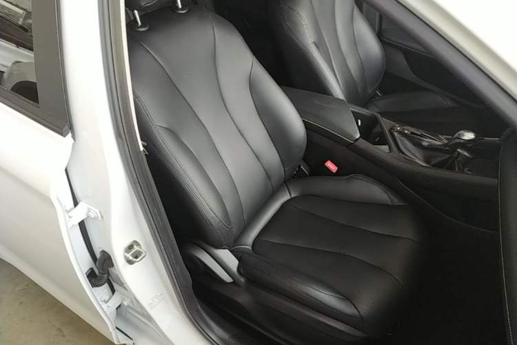 Used Roewe i5 2021 1.5L CVT Platinum Edition Right Front Seat
