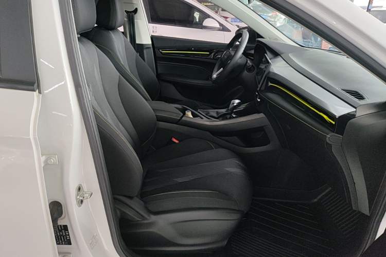 Used Roewe i5 2021 1.5L CVT Platinum Edition Right Front Seat