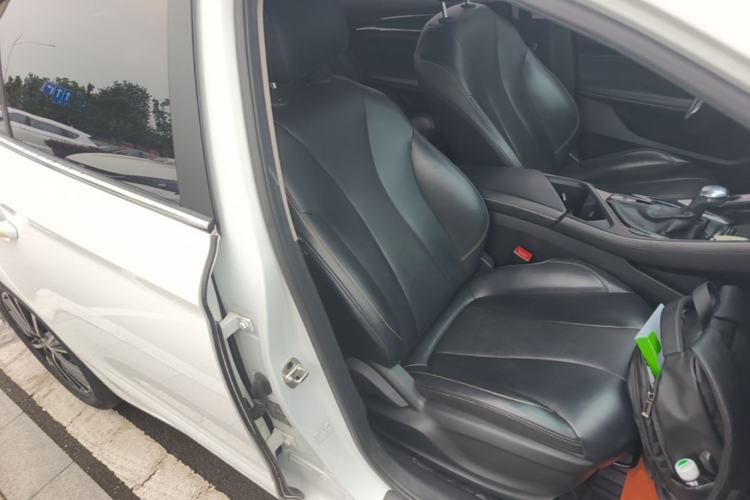 Used Roewe i5 2021 1.5L CVT Diamond Edition Right Front Seat
