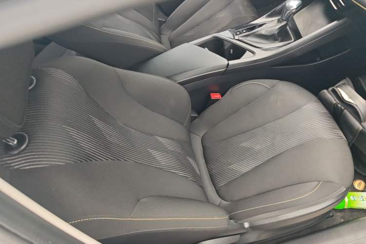 Used Roewe i5 2021 1.5L CVT Platinum Edition Right Front Seat